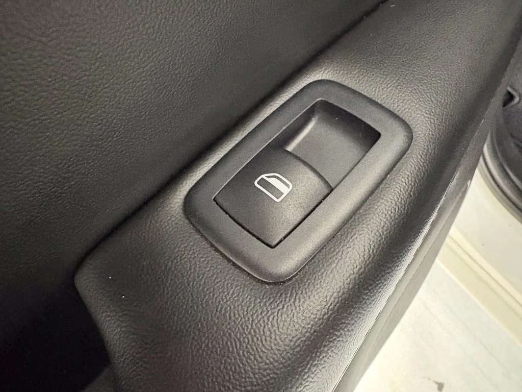 Used 2019 White Jeep Altitude image 38