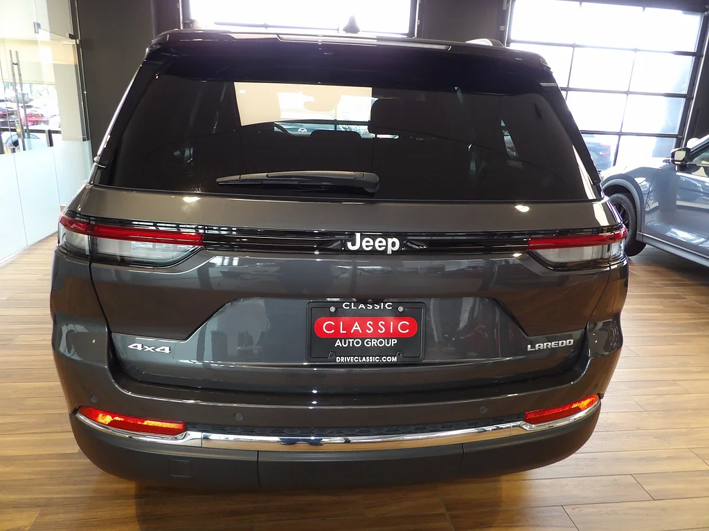 Used 2024 Baltic Gray Metallic Clear Coat Jeep Laredo image 7