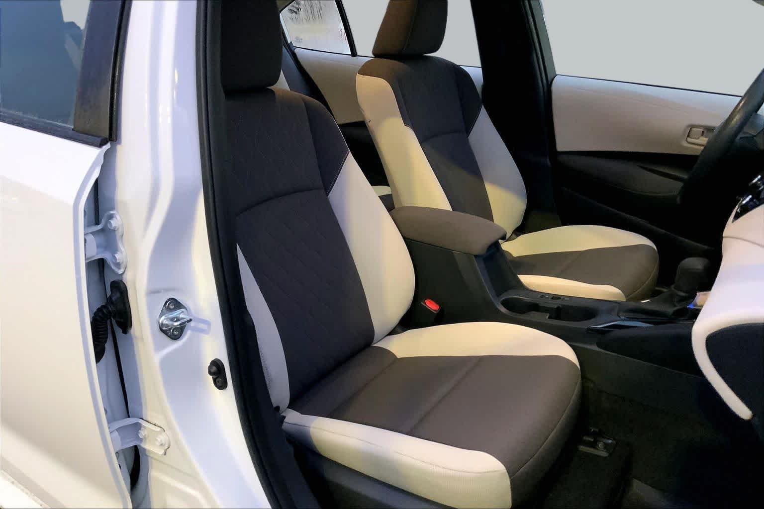 Used 2023 Ice Cap Toyota LE image 9