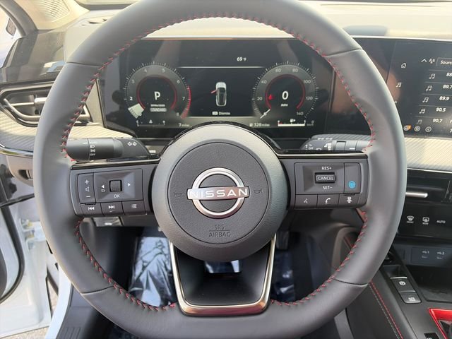 New 2026 Aspen White TriCoat / Super Black Two-tone Nissan SR image 27