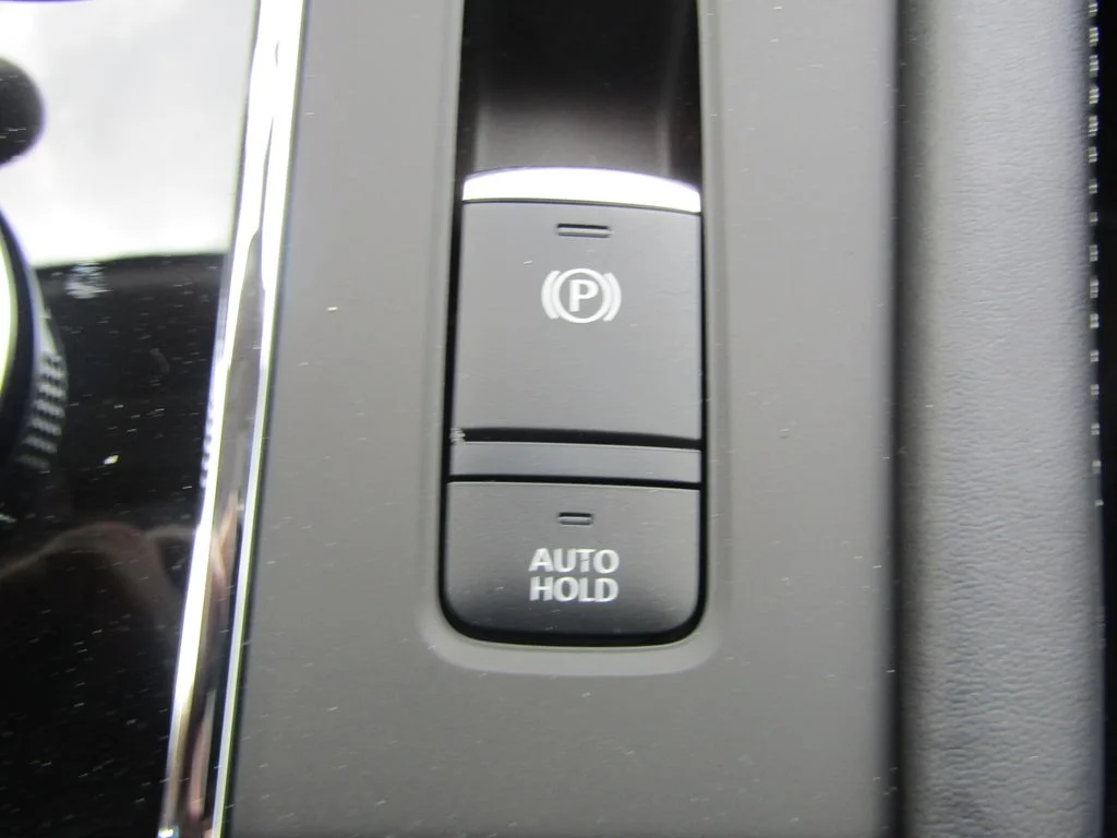 2025 Mitsubishi Outlander Plug-in Hybrid SE - Photo 29