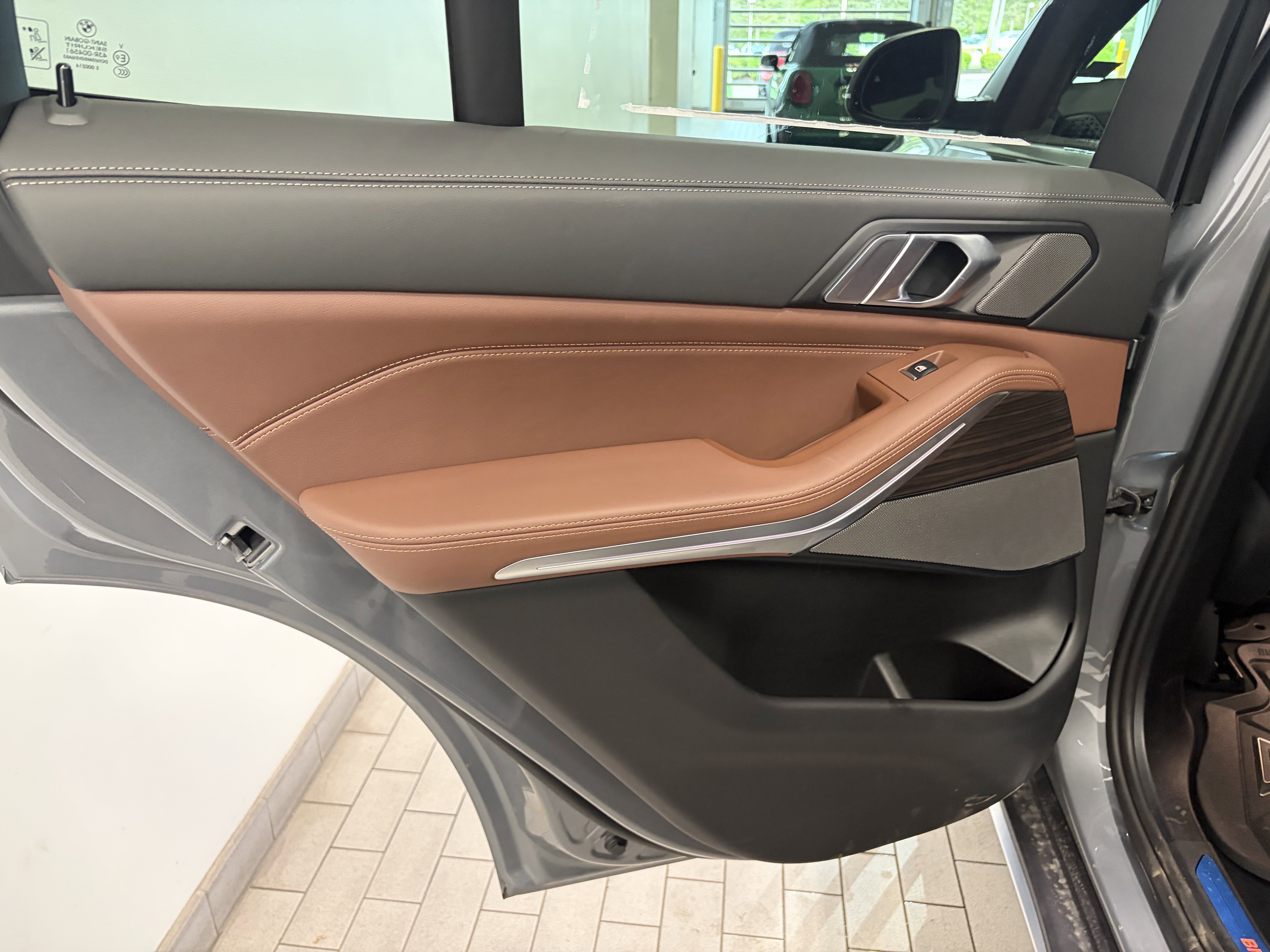Used 2026 SKYSCRAPER GREY M BMW xDrive40i image 14