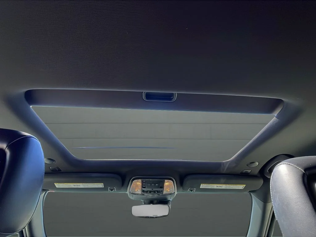 Used 2020 White Jeep Altitude image 16