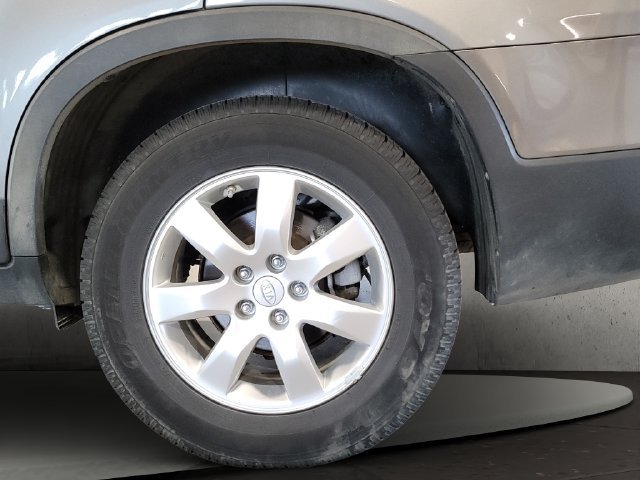 Used 2011 Titanium Silver Kia LX image 31