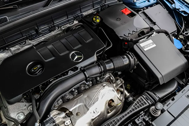 Used 2023 Blue Mercedes-Benz GLB 250 image 27