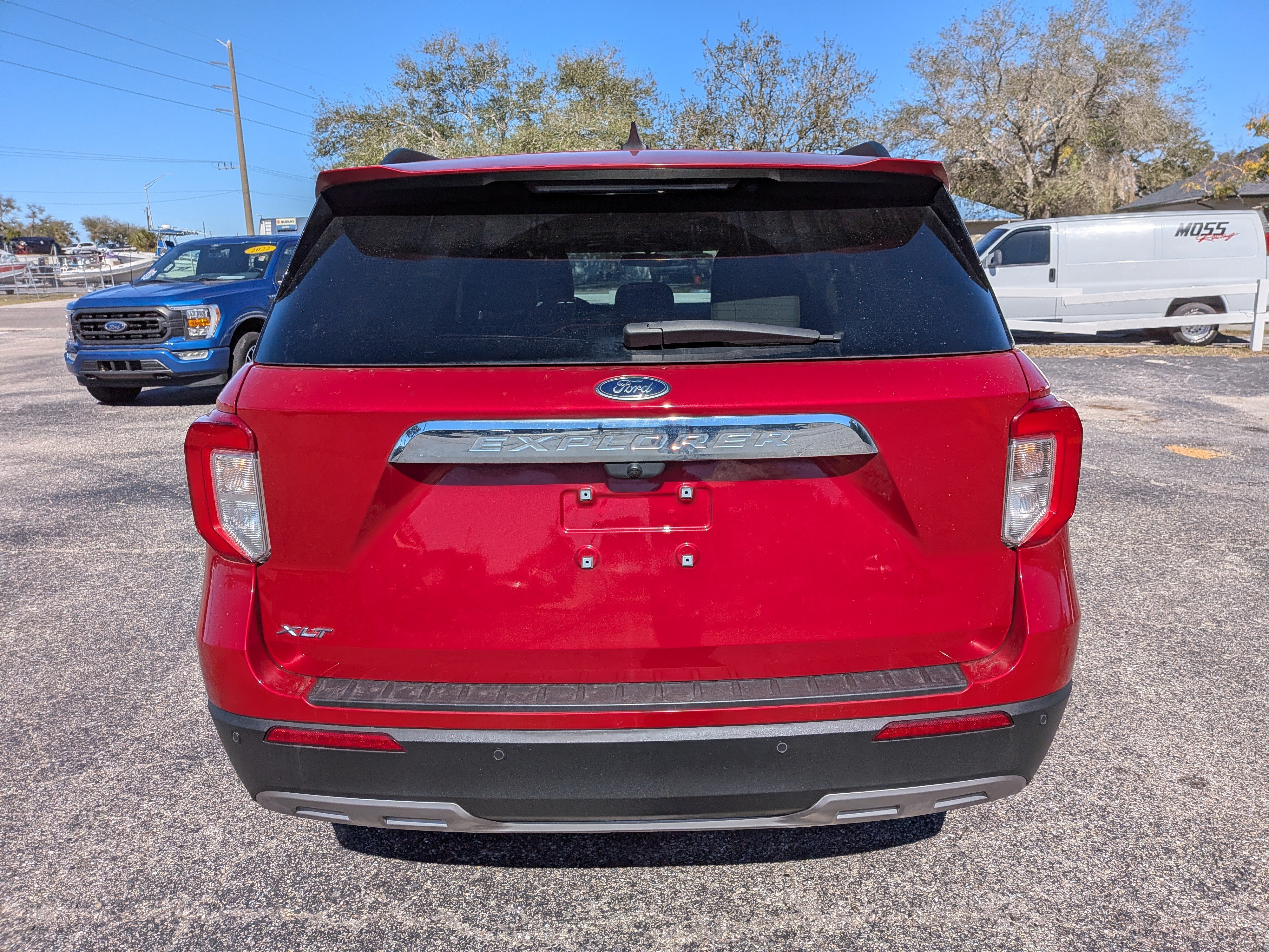 Used 2023 Rapid Red Metallic Tinted Clearcoat Ford XLT image 5
