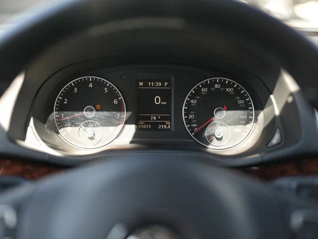 Used 2012 Red Volkswagen SEL image 13