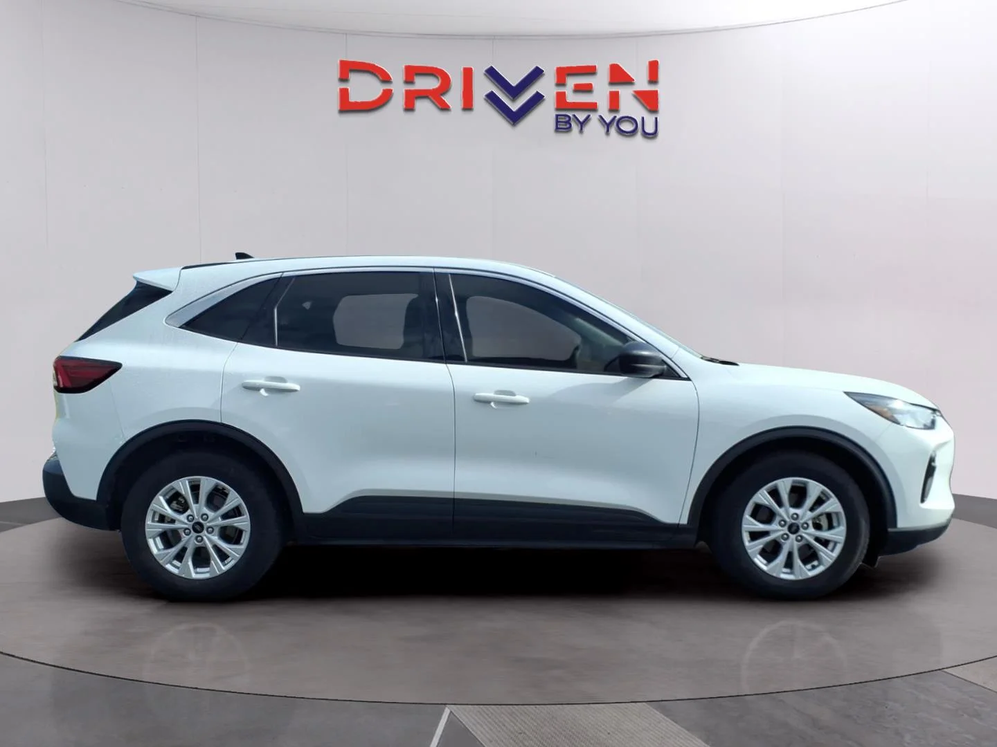 Used 2023 Oxford White Ford Active image 6