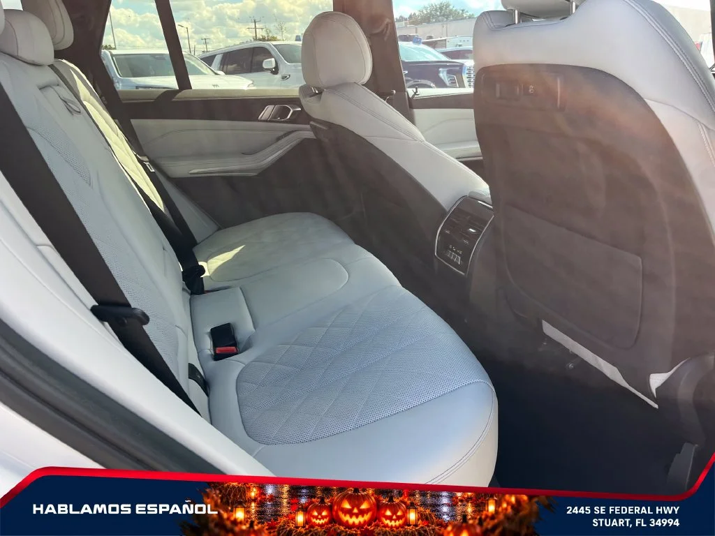 Used 2023 White BMW sDrive40i image 17