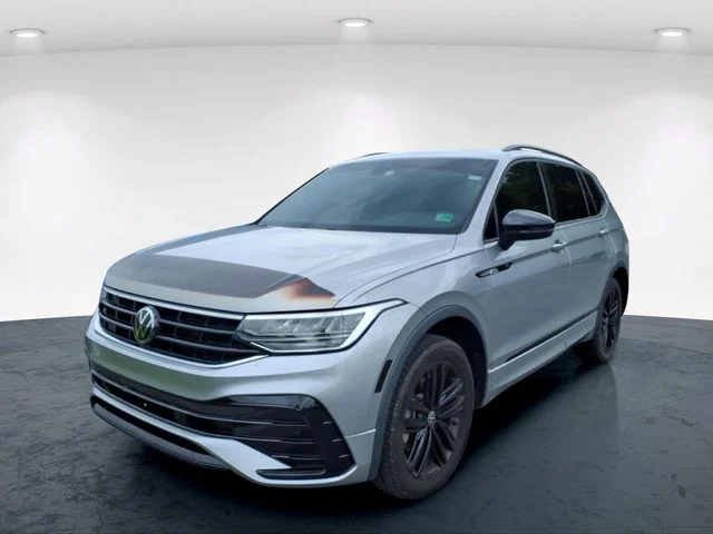 Used 2022 Silver Volkswagen 2.0T SE R-Line Black image 3