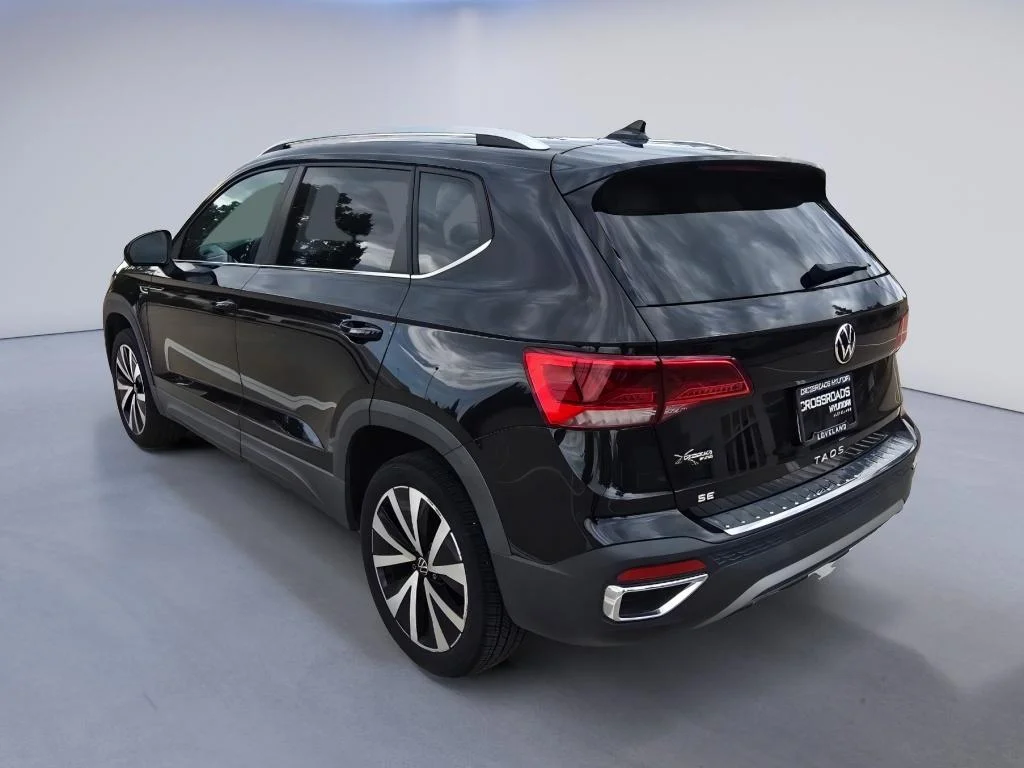 Used 2023 Deep Black Pearl Volkswagen SE image 3