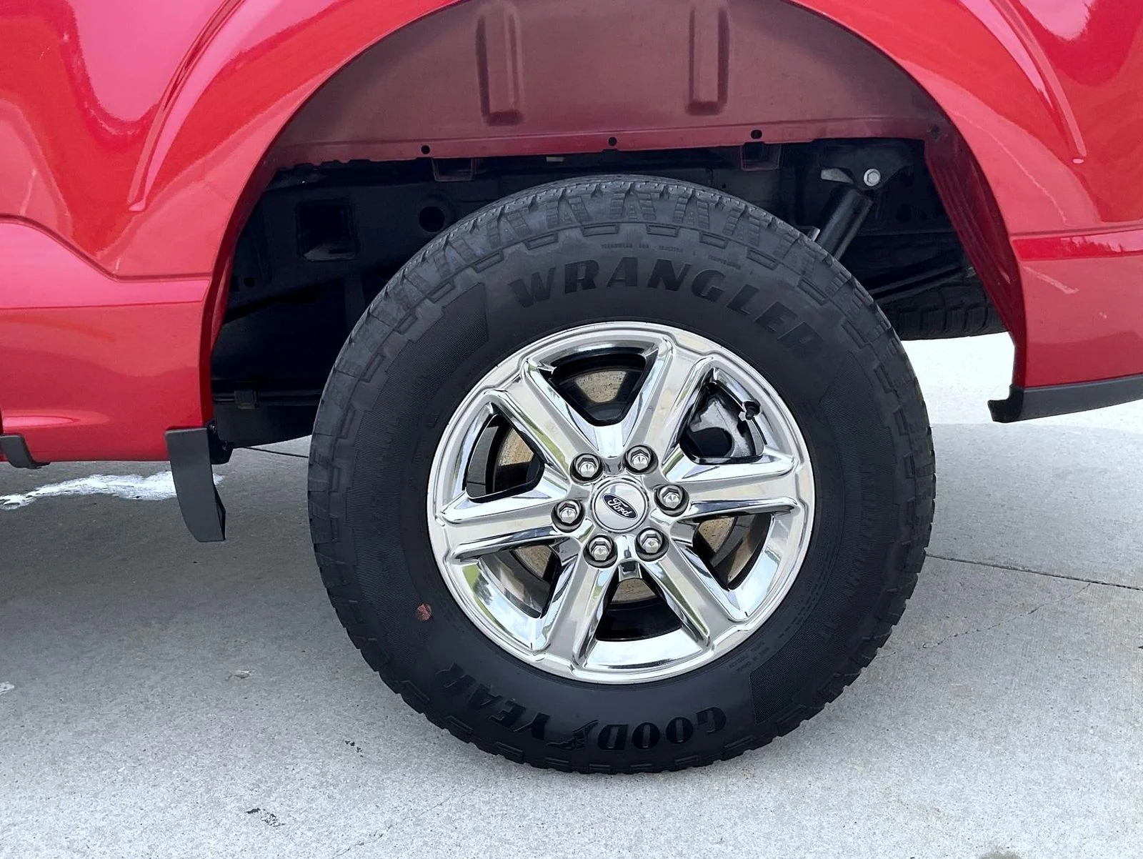 Used 2025 Red Ford XLT image 22