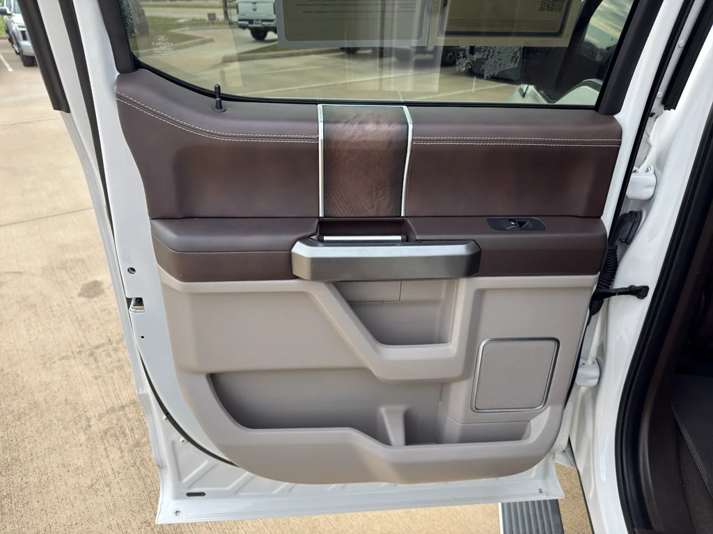 Used 2019 White Platinum Metallic Tri-Coat Ford Limited image 23