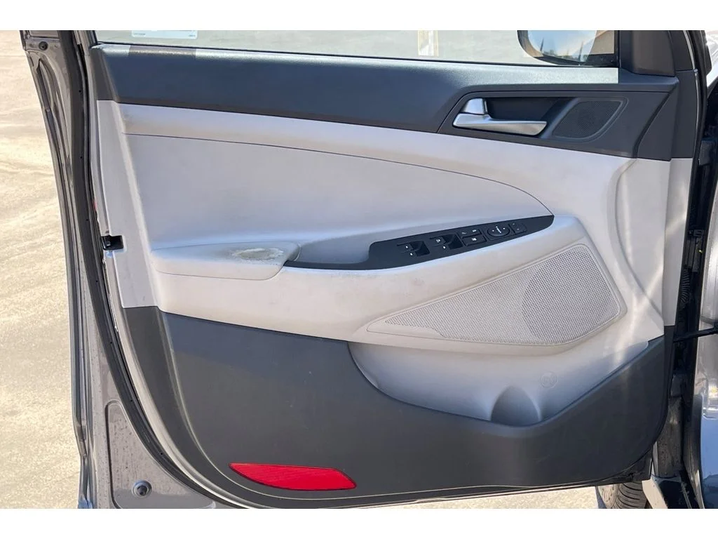 Used 2017 Coliseum Gray Hyundai Sport image 12