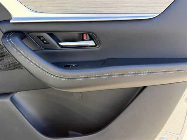 2025 Mazda CX-90 Preferred Package - Photo 23