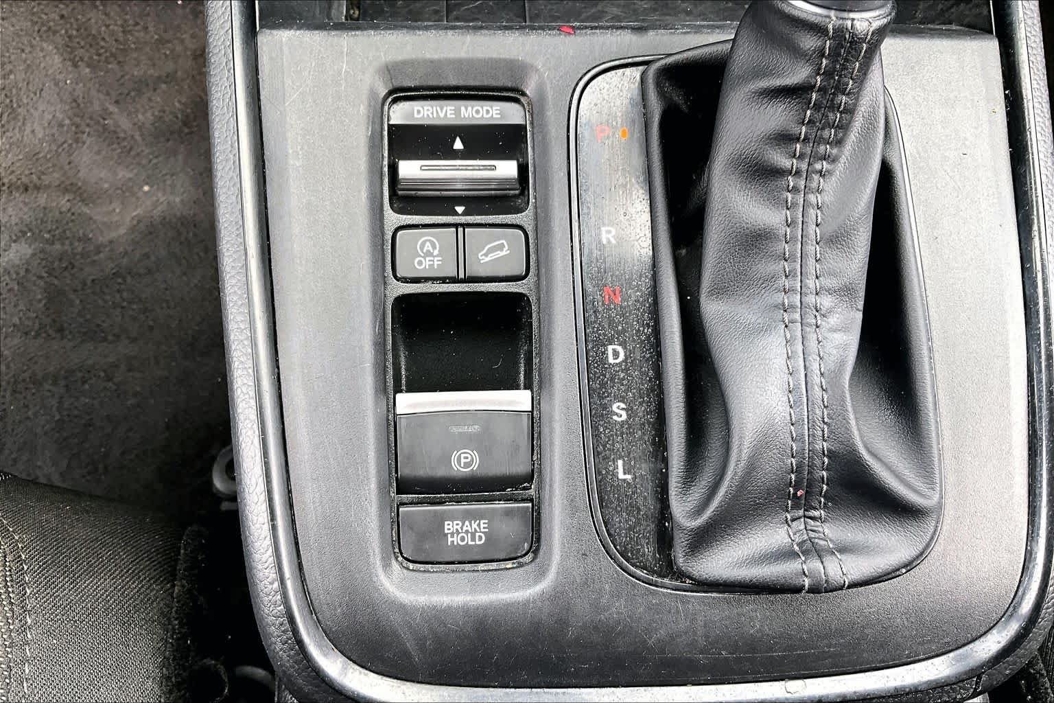 Used 2025 Urban Gray Pearl Honda EX image 33