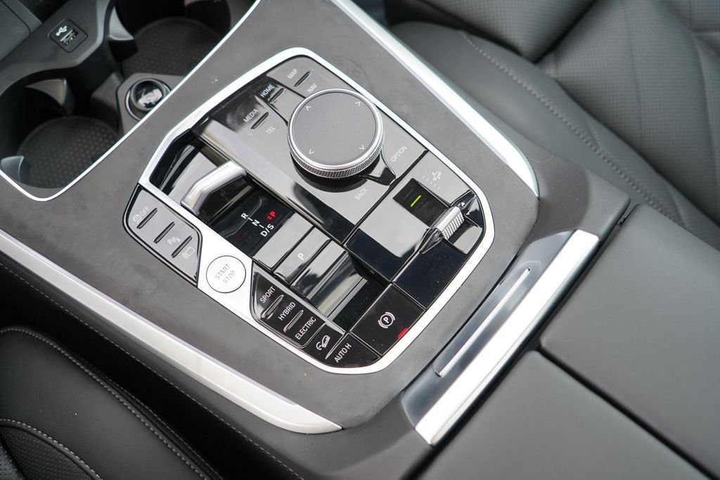 New 2026 Alpine White BMW xDrive50e image 18