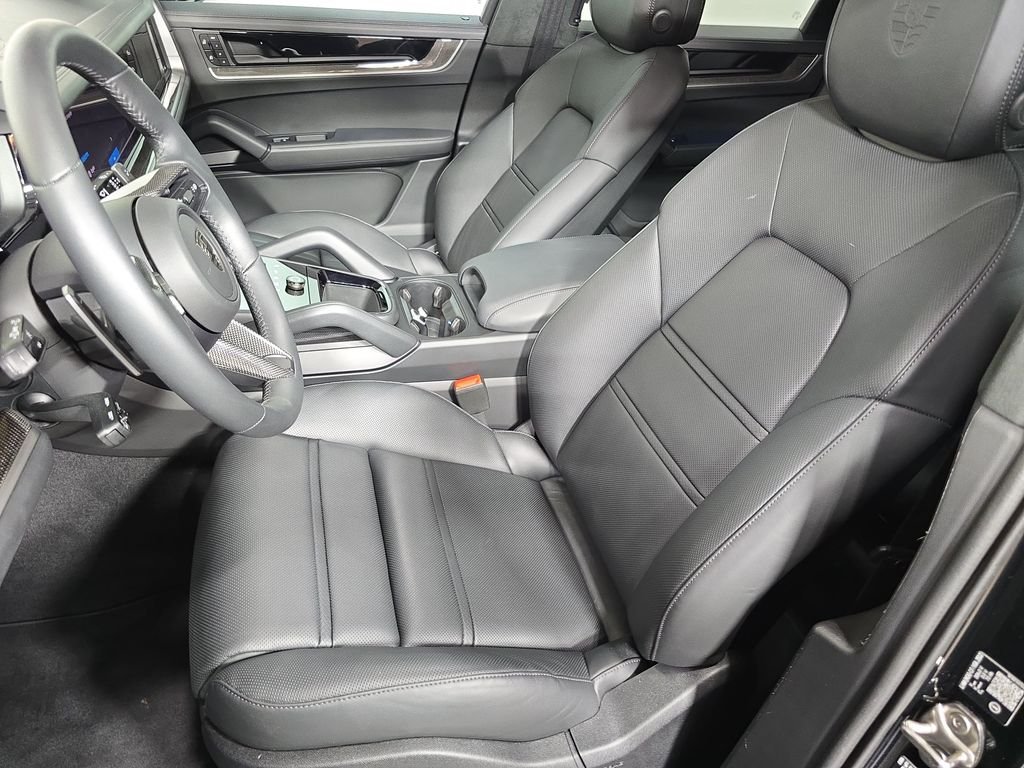 Certified Used 2026  Porsche Turbo image 5