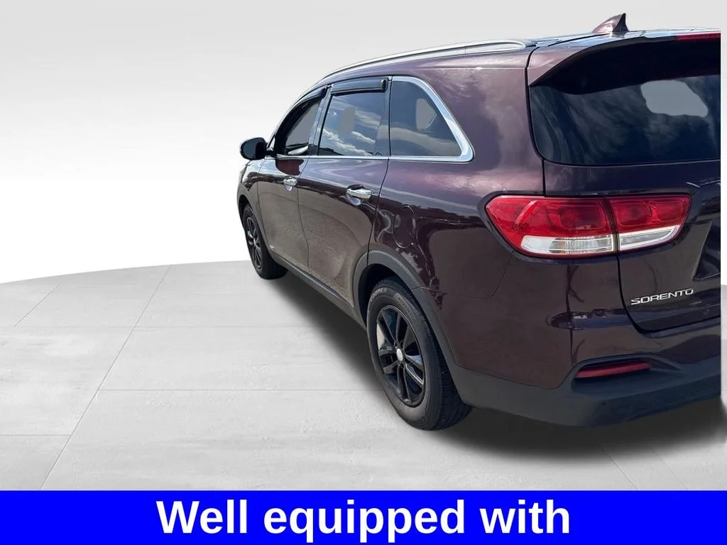 Used 2017 Purple Kia LX image 3