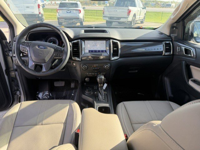Used 2020 Silver Metallic Ford LARIAT image 26