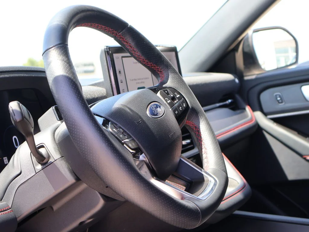Used 2025 Gray Ford ST-Line image 27