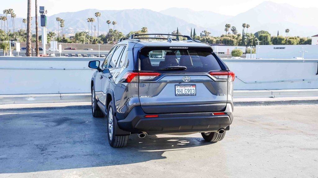 Used 2023 Magnetic Gray Metallic Toyota XLE Premium image 7