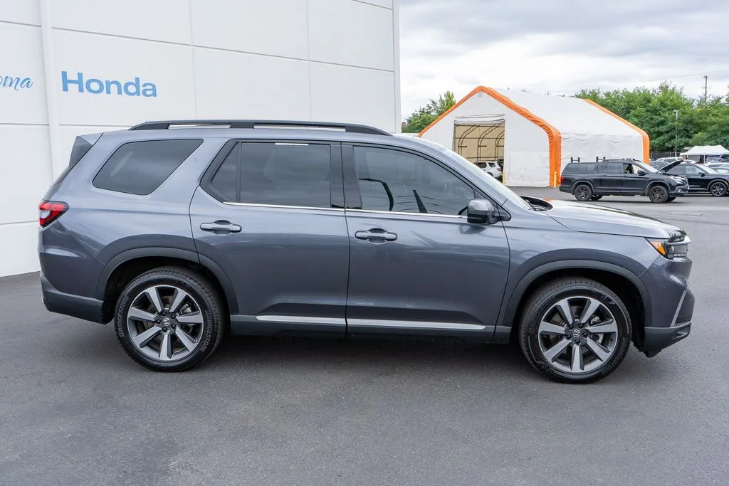 Certified Used 2024 Modern Steel Metallic Honda AWD ELITE image 16