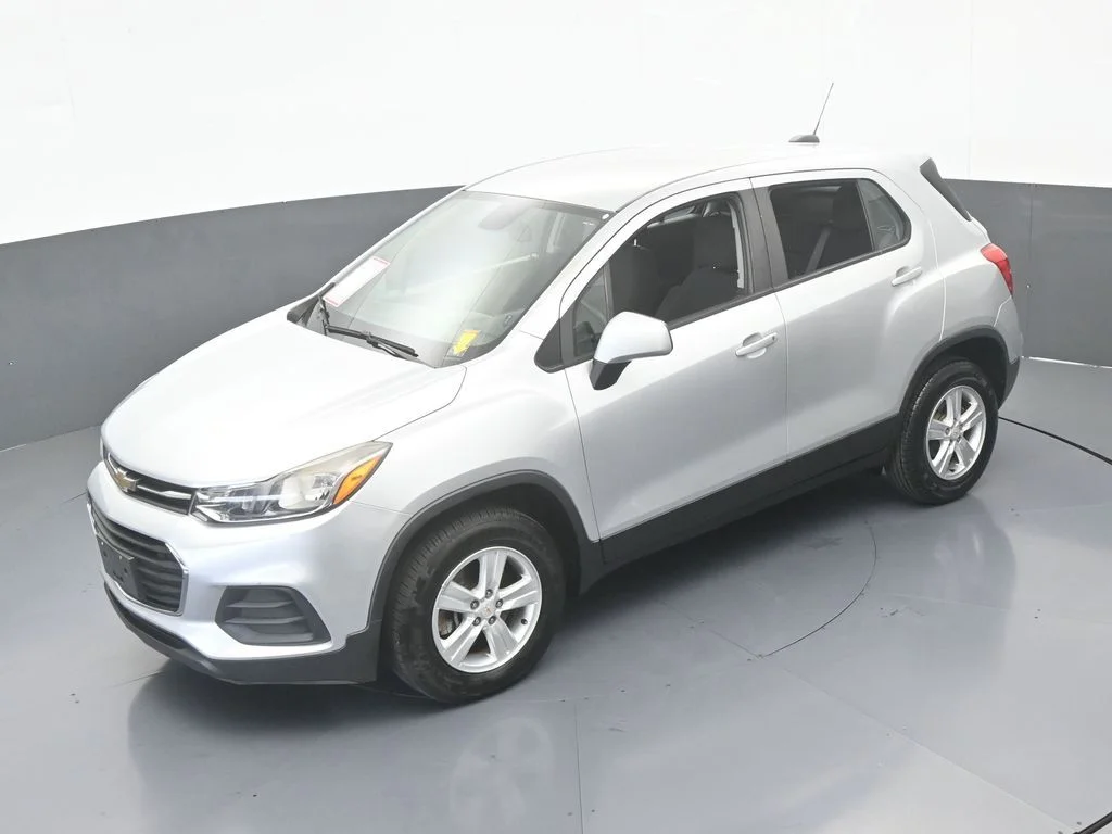 Used 2017 Silver Ice Metallic Chevrolet LS image 43