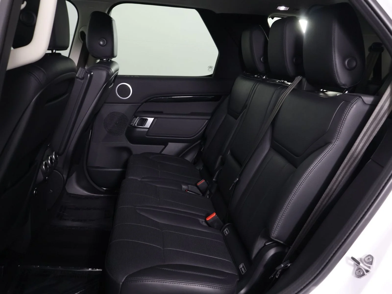 Used 2020 Fuji White Land Rover SE image 31