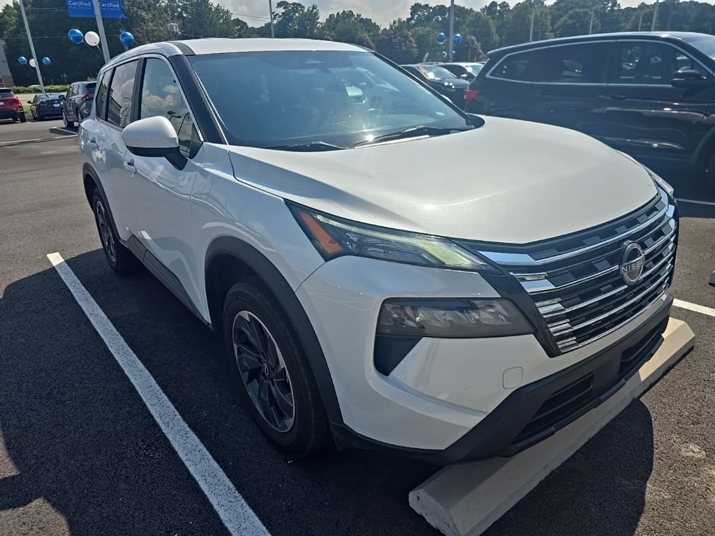 Used 2024 White Nissan SV image 7