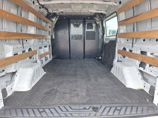 Used 2024 Oxford White Ford T250 image 23