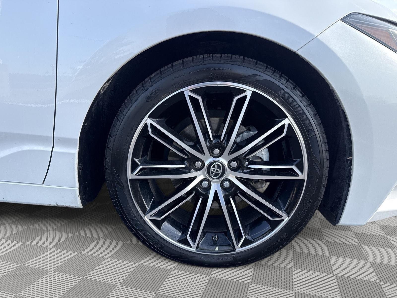 Certified Used 2019 Wind Chill Pearl Toyota Touring image 6