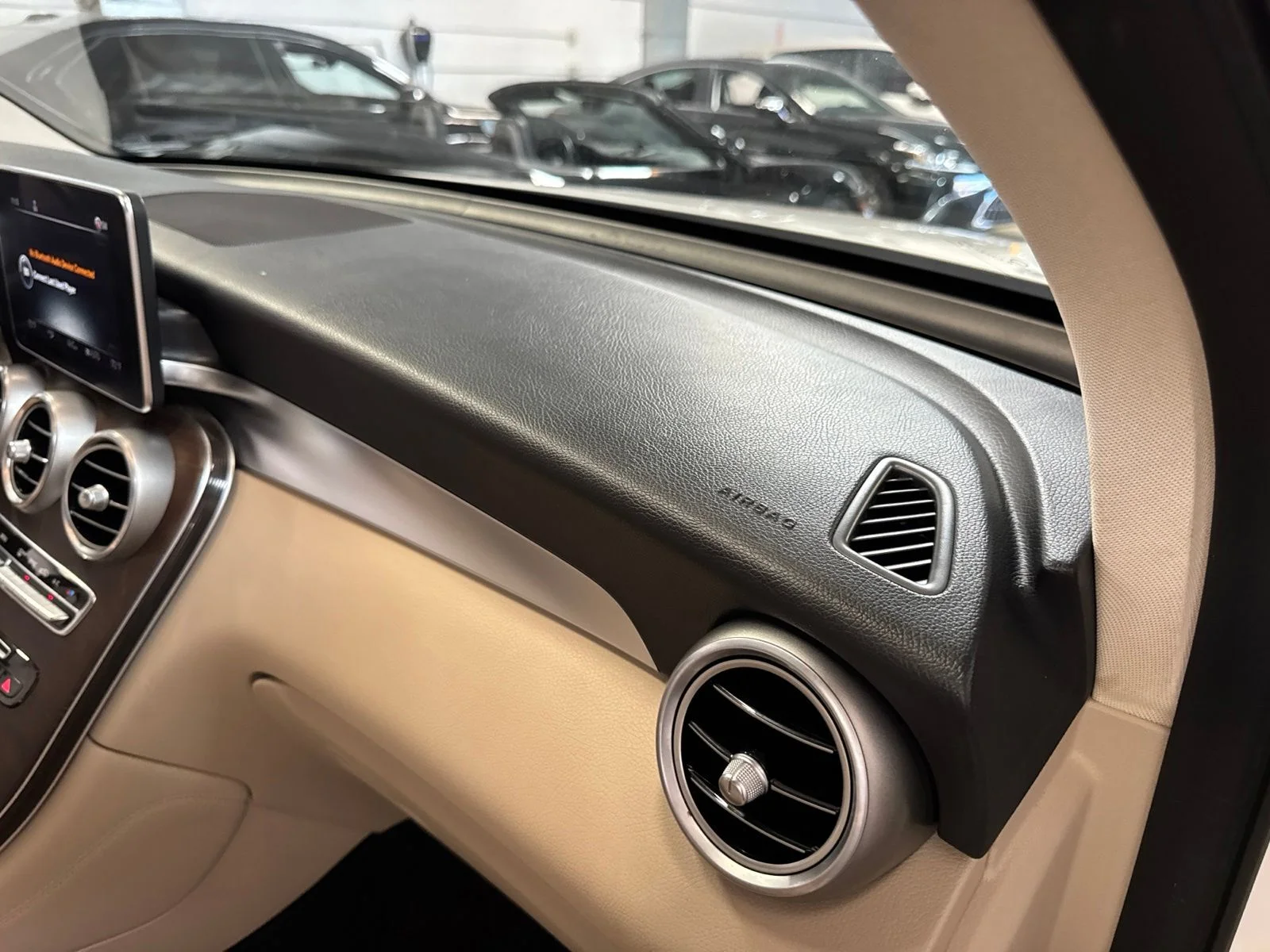 Used 2019 White Mercedes-Benz GLC 300 image 25