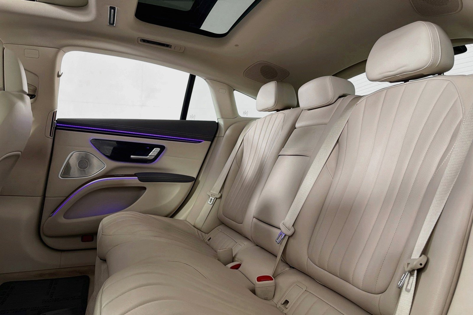 Certified Used 2023 MANUFAKTUR Diamond White Mercedes-Benz EQS 580 image 9