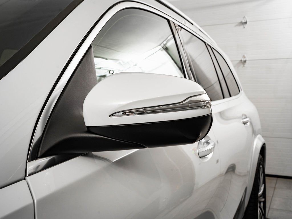 New 2026 MANUFAKTUR Moonlight White Metallic Mercedes-Benz GLS 450 image 15