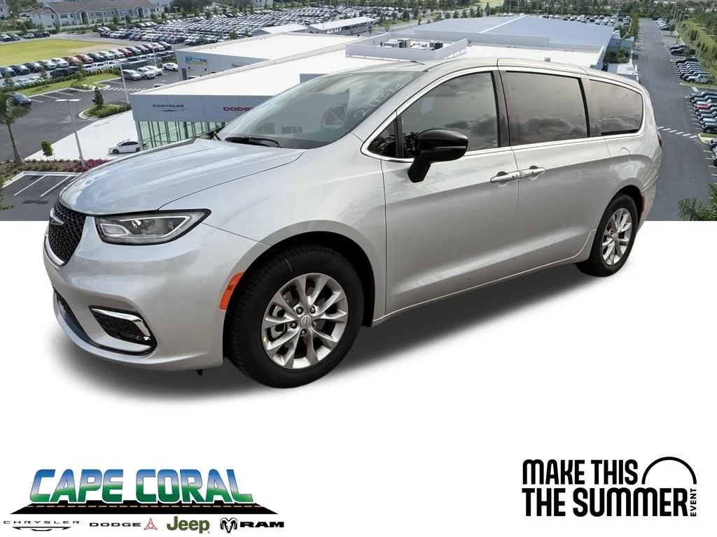 2026 Chrysler Pacifica Limited's photo