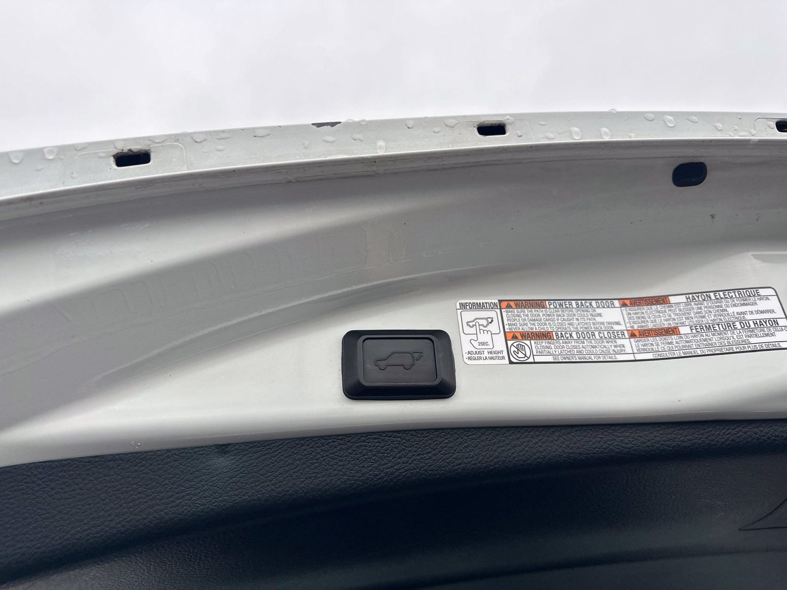 Used 2016 White Toyota XLE image 32