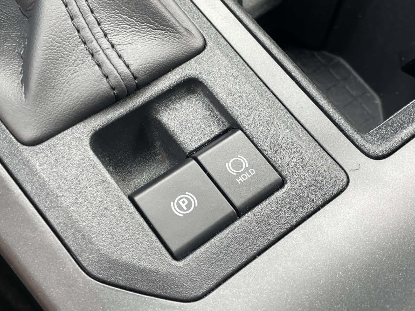 Used 2026 Wind Chill Pearl Toyota XLE Premium image 44