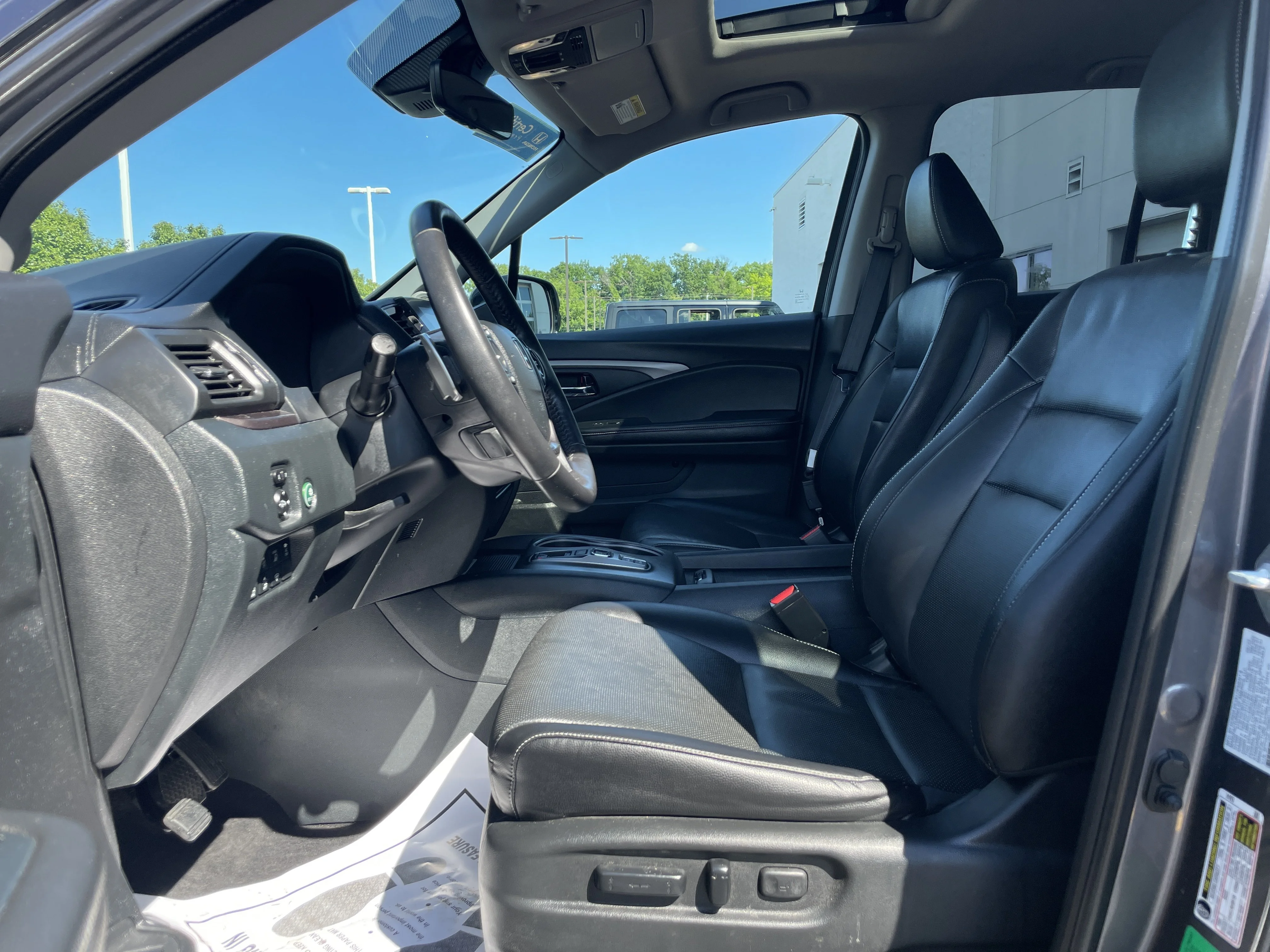 Certified Used 2023 Modern Steel Metallic Honda AWD RTL-E image 59