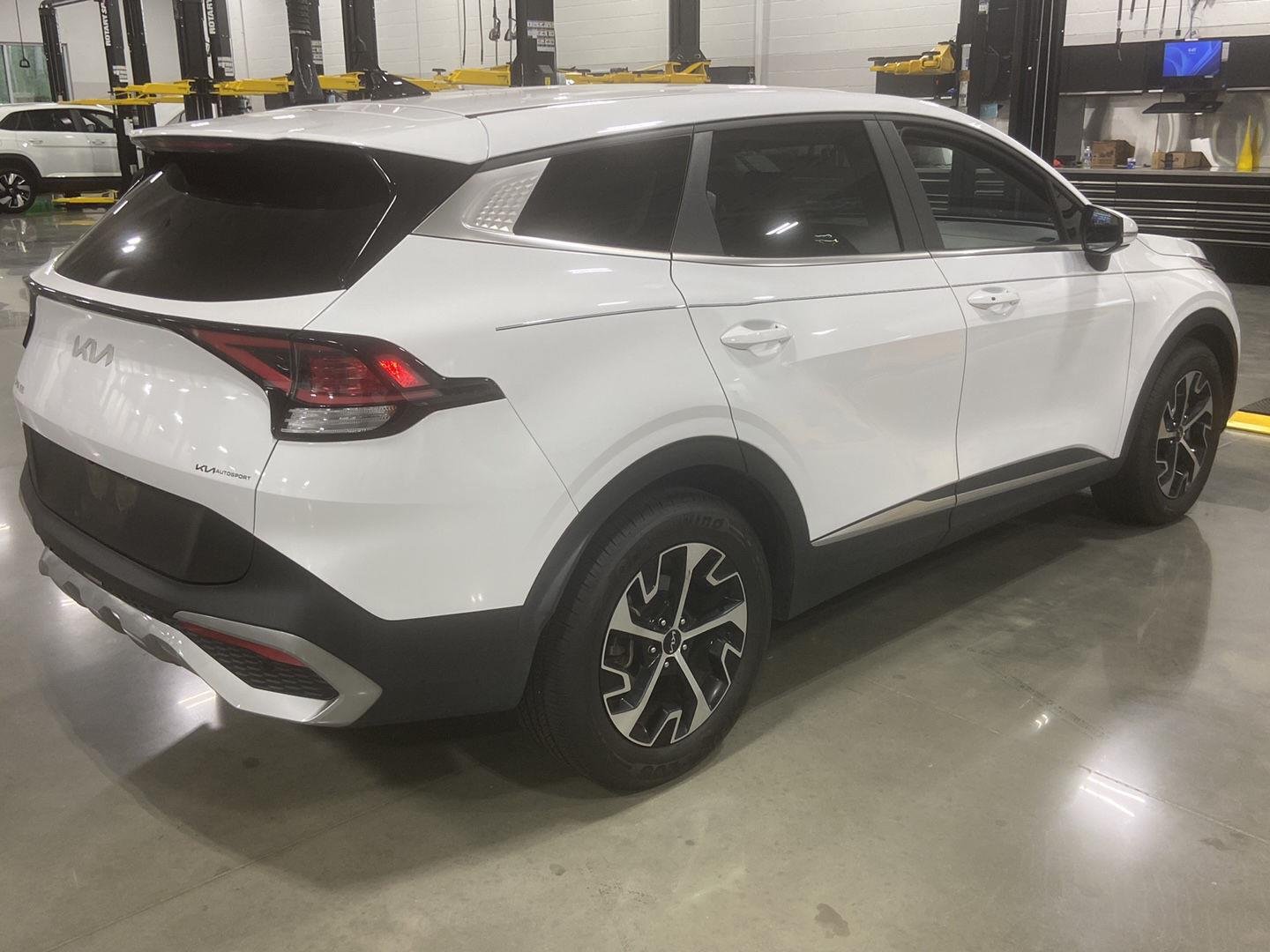 Used 2023 Glacial White Pearl Kia EX image 5