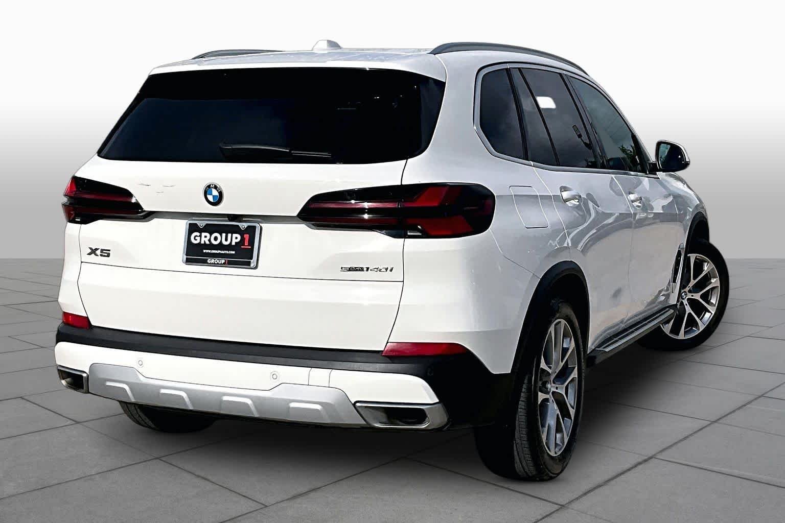Used 2026 Alpine White BMW sDrive40i image 13