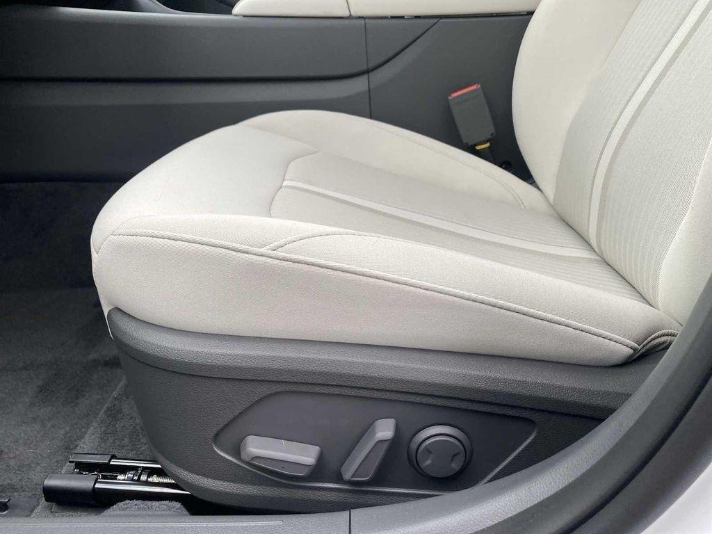 New 2026 White Hyundai SEL Sport image 27