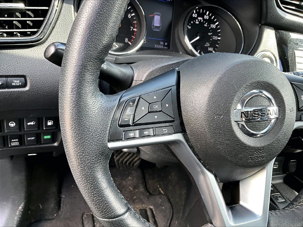 Used 2020 Gray Nissan SL image 19