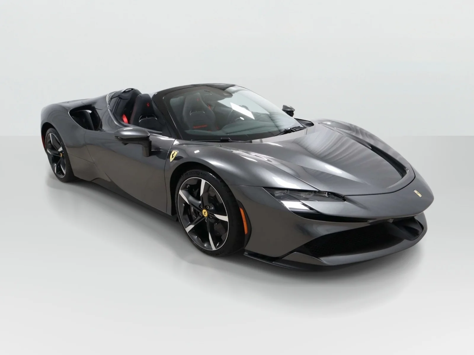 Used 2025 Grigio Silverstone Metallic Ferrari Convertible image 6