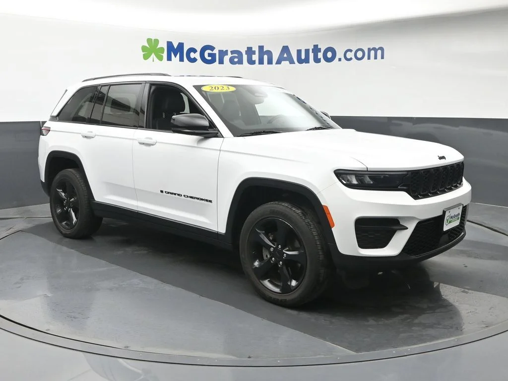 Used 2023 White Jeep Altitude X image 2