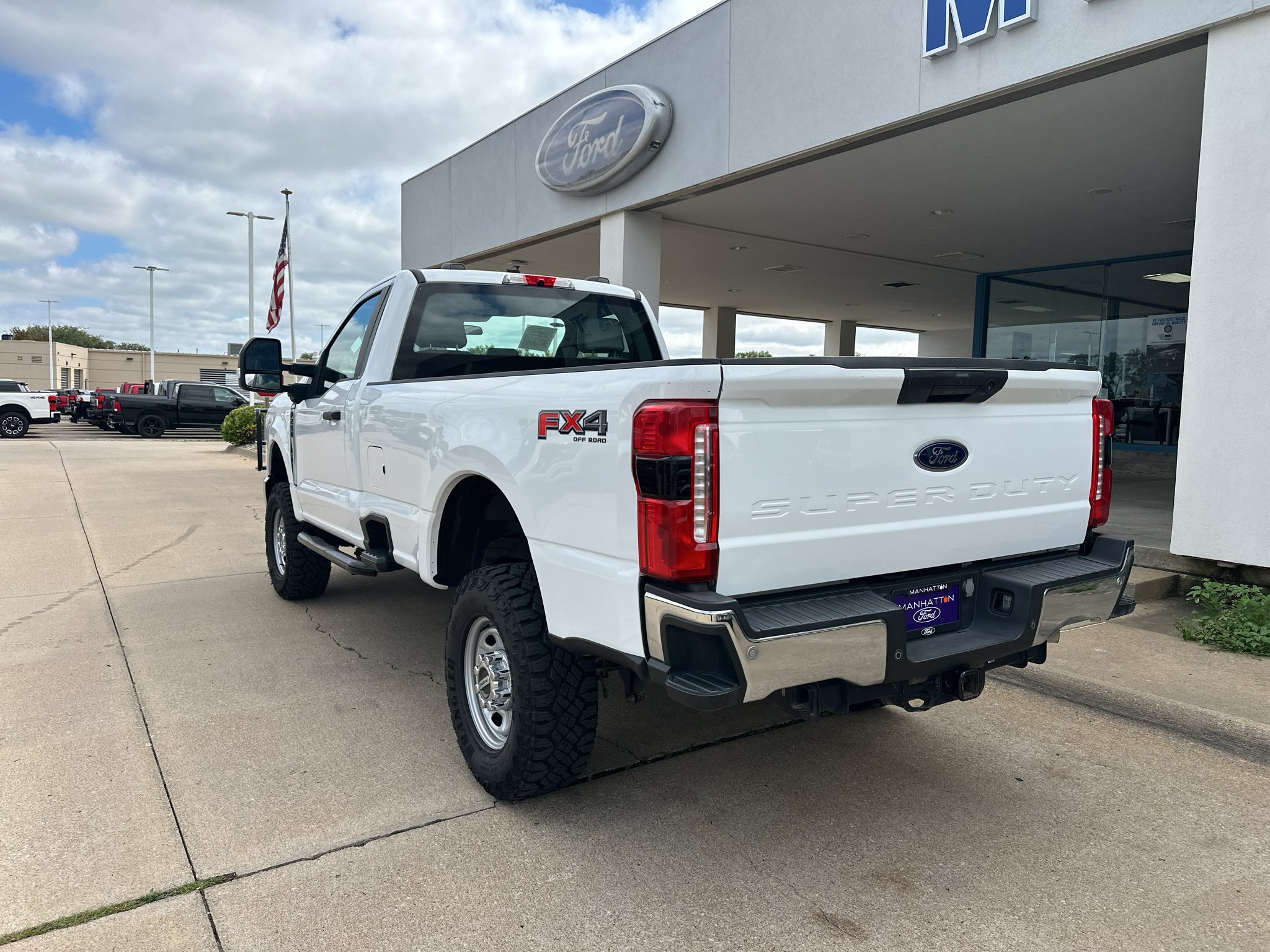 Used 2023 Oxford White Ford XL image 10