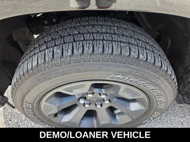 New 2026 Diamond Black Crystal Pearl-Coat Exterior Paint RAM Big Horn/Lone Star image 28