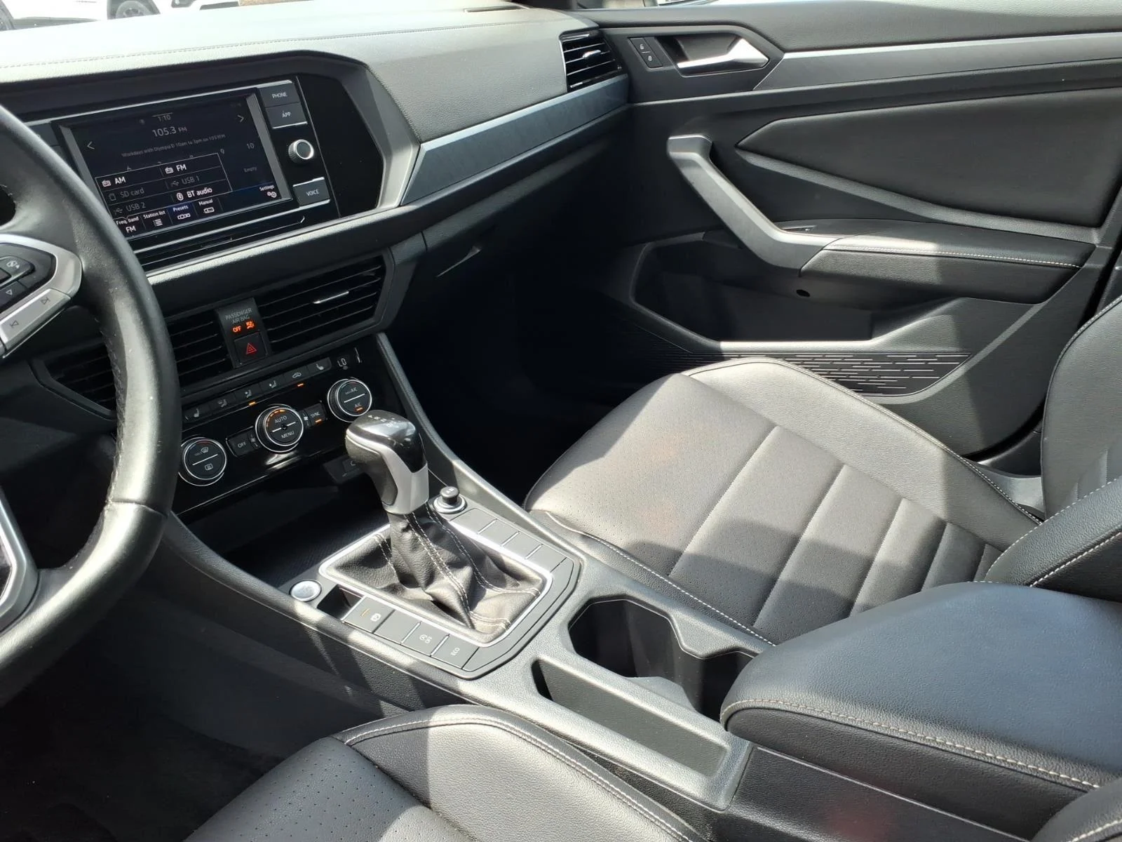 Used 2024  Volkswagen SE image 21