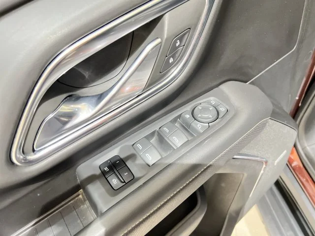 2023 GMC Yukon XL SLT - Photo 23