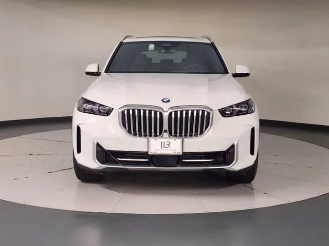 Used 2026 Alpine White BMW xDrive40i - Sports Activity Vehicle image 15
